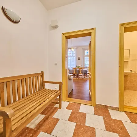 6 By Interhome
